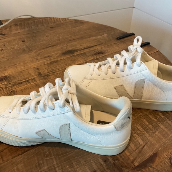 VEJA SNEAKER WHITE PEBBLED TAUPE SUEDE V - Picture 3 of 7